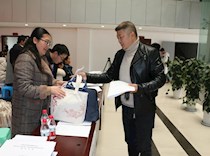 区政协二届四次会议委员报到