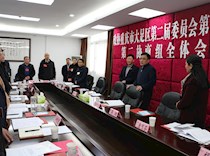  区领导看望参会委员